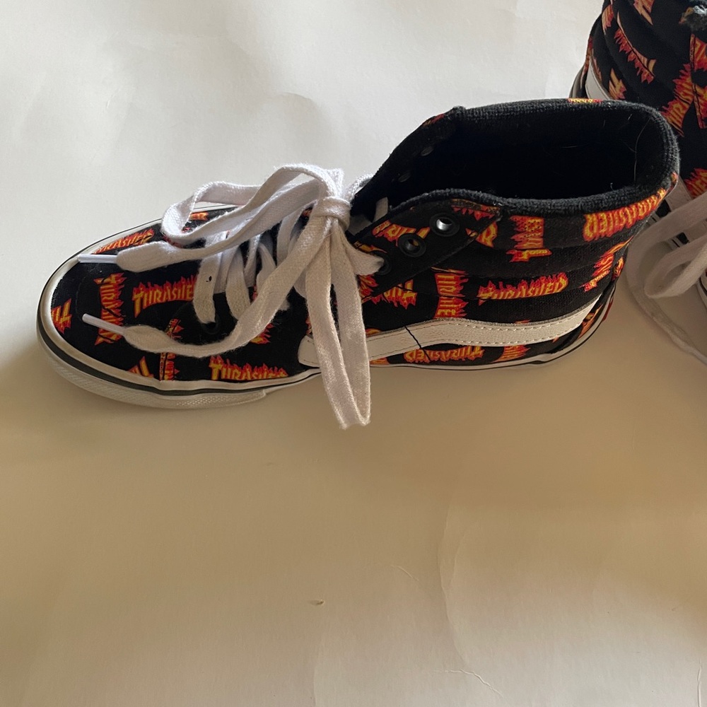 Vans Thrasher Kids High-Top Sneakers Sz 4 Black with yellow and Orange Accents - Picture 3 of 7